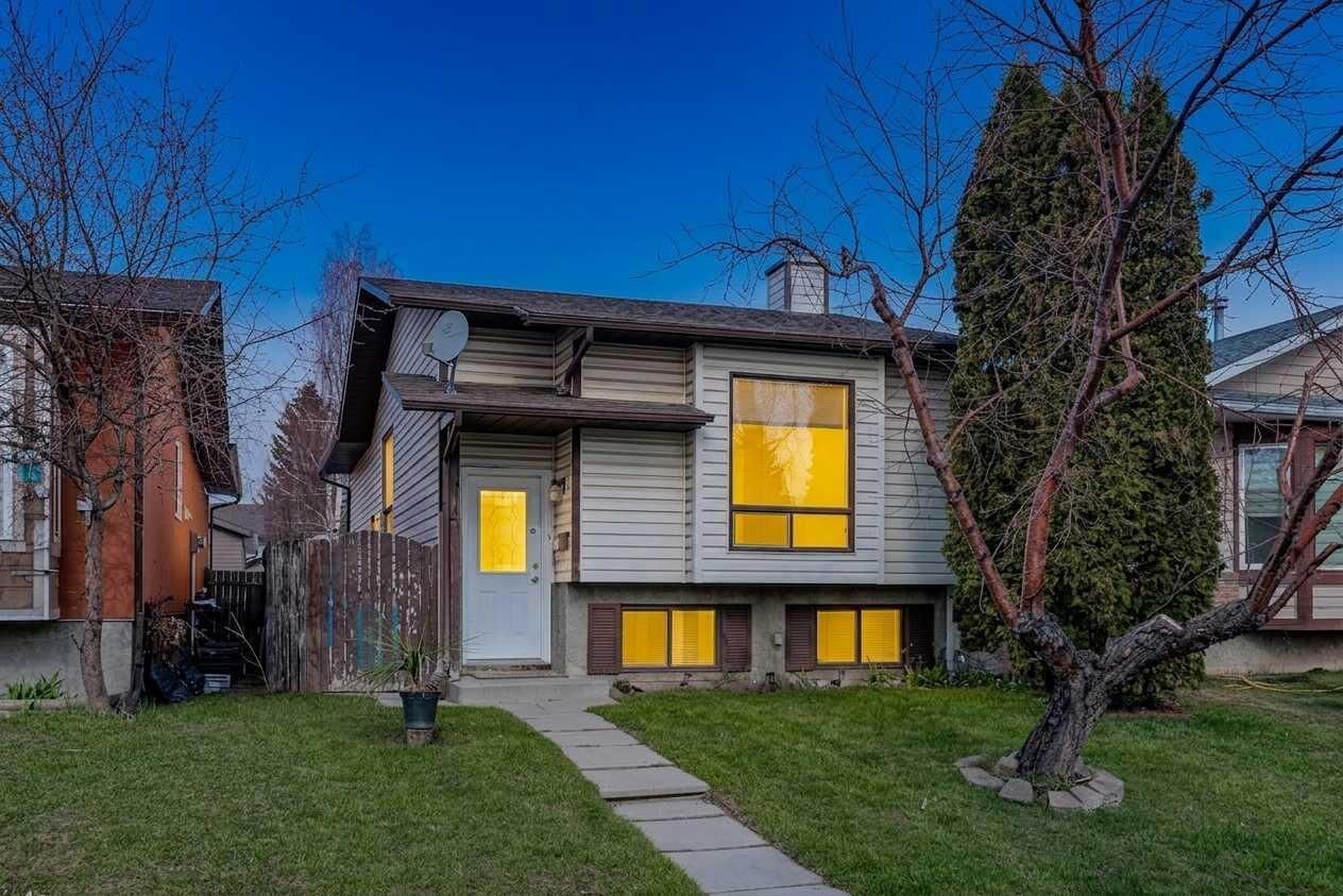 Property Photo:  13 Taraglen Road NE  AB T3J 2N7 