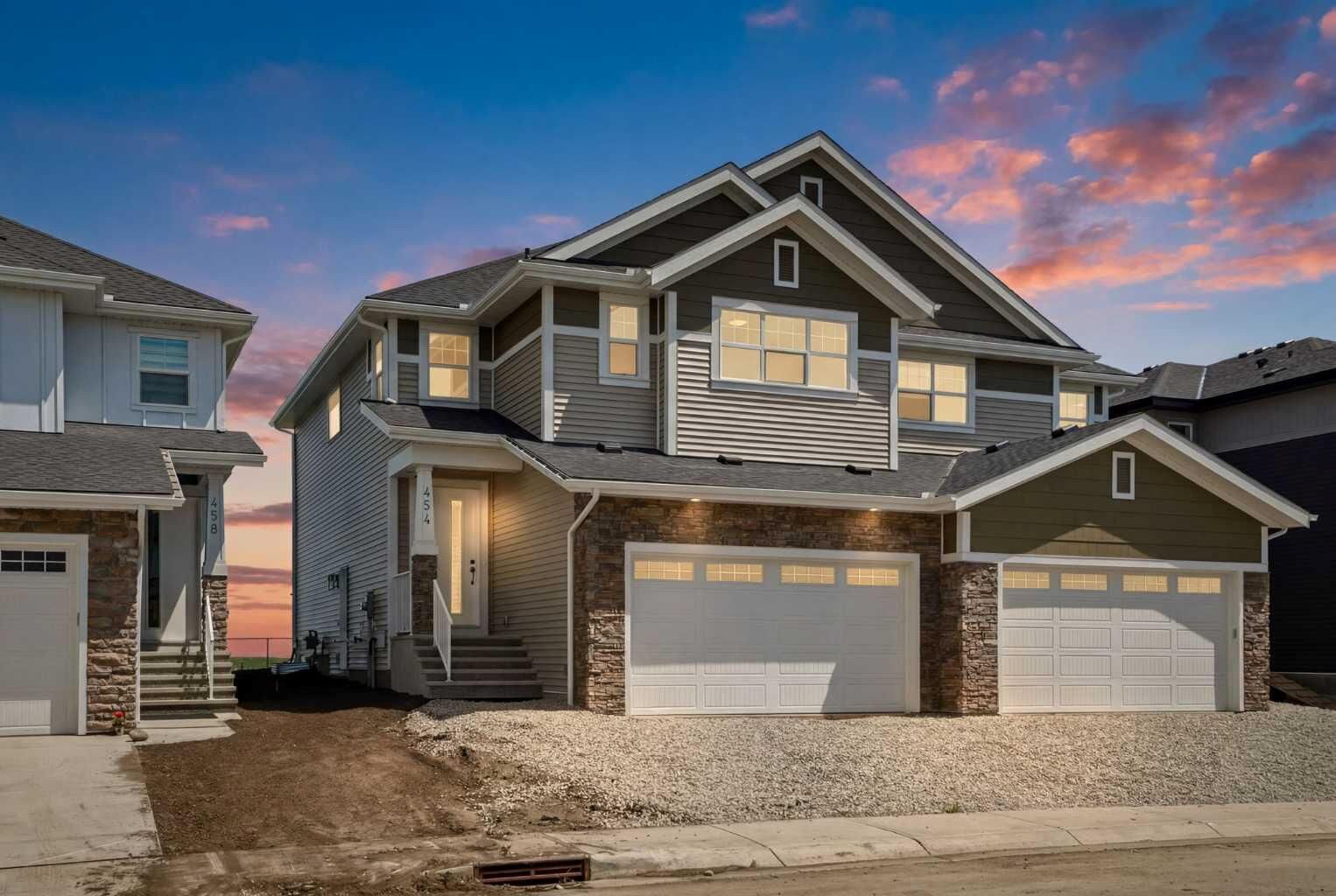 Property Photo:  454 Kinniburgh Loop  AB T1X 3C2 
