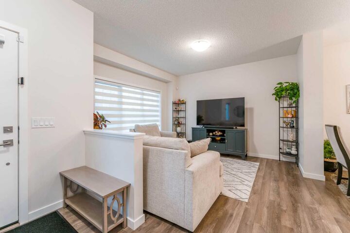 Property Photo:  589 Masters Road SE  AB T3M 2W3 