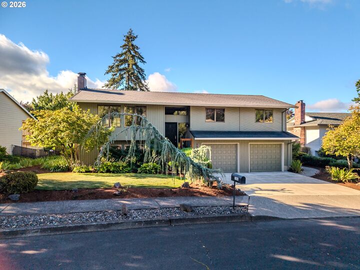 Property Photo: 1968 SW 25th St OR 97080
