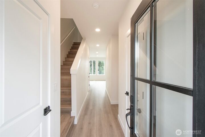 Property Photo: 1106 W Lauridsen B WA 98363