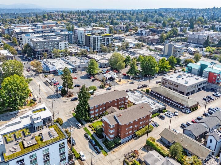 Property Photo:  4405 SW Alaska Street 304  WA 98116 