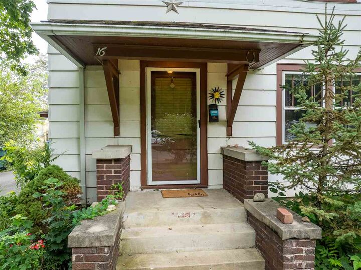 Property Photo:  16 NW 7th Street  IN 47374 