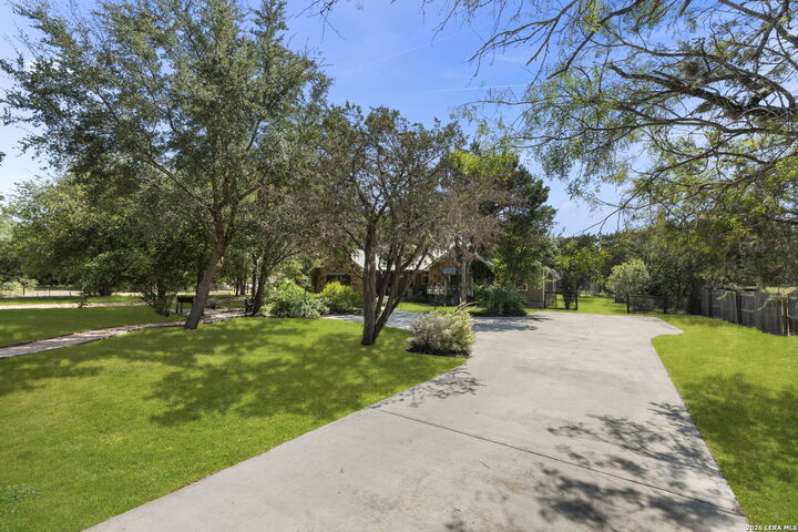 Property Photo: 11154 Moorway TX 78023