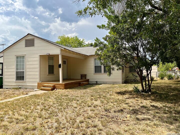 Property Photo:  703 W Olmos Dr  TX 78212 