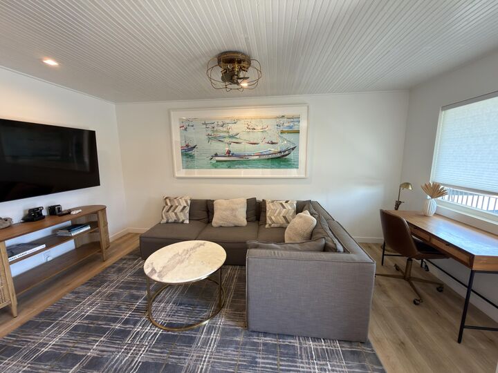 Property Photo: 160 Ash Avenue Apt 5 CA 93013