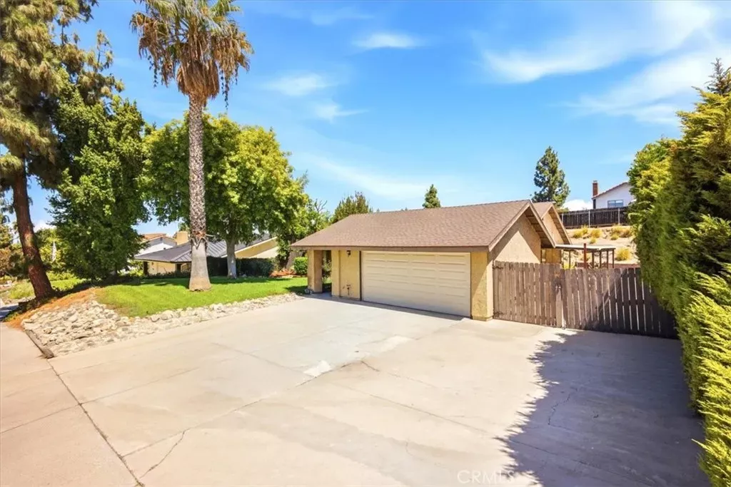 Property Photo: 6544 Rycroft CA 92506