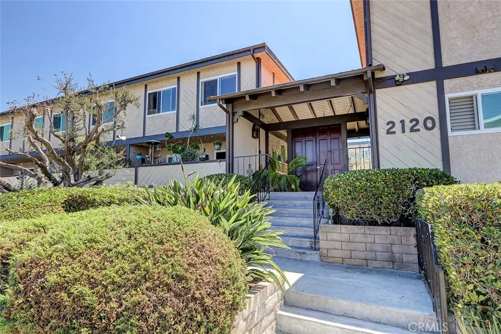 Property Photo:  2120 Dufour Avenue 5  CA 90278 