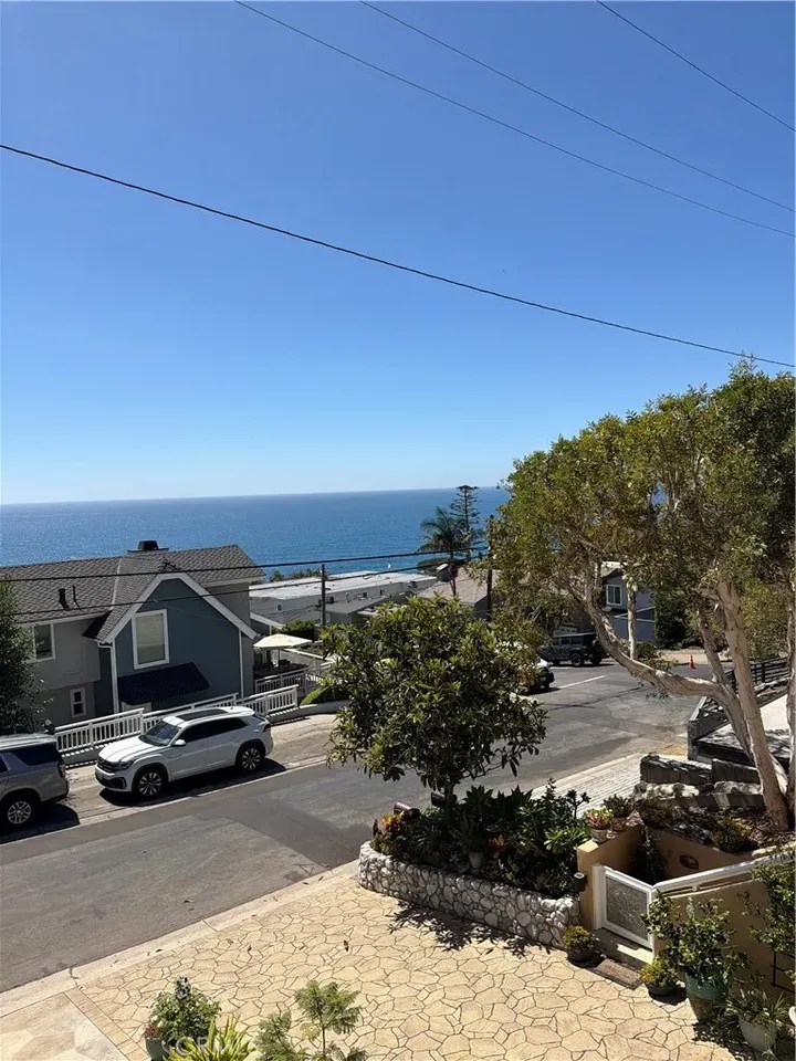 Property Photo: 2430 Glenneyre CA 92651