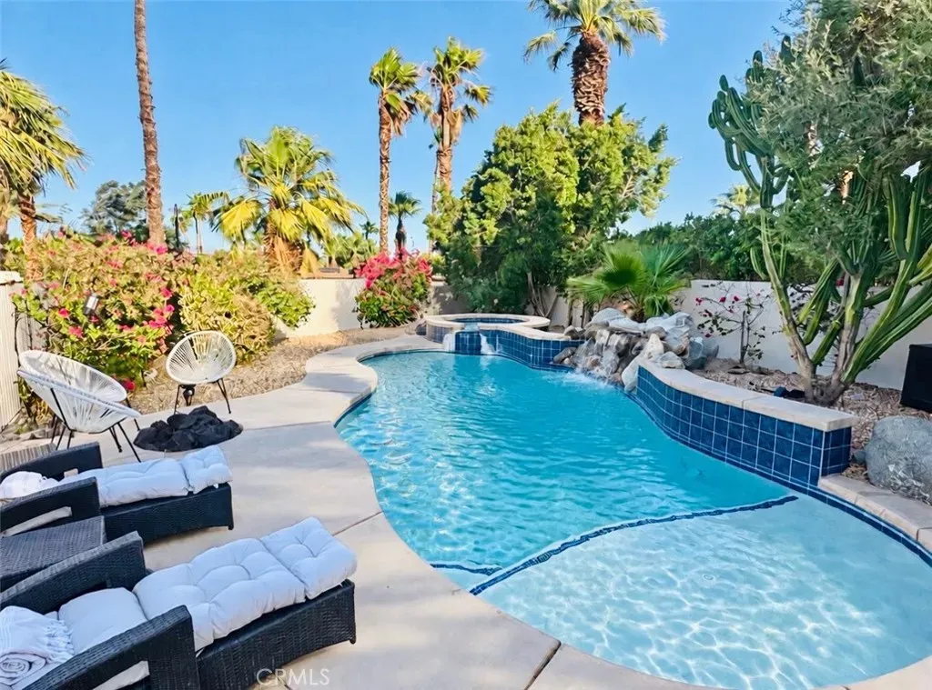 Property Photo: 2553 N Cardillo Avenue CA 92262