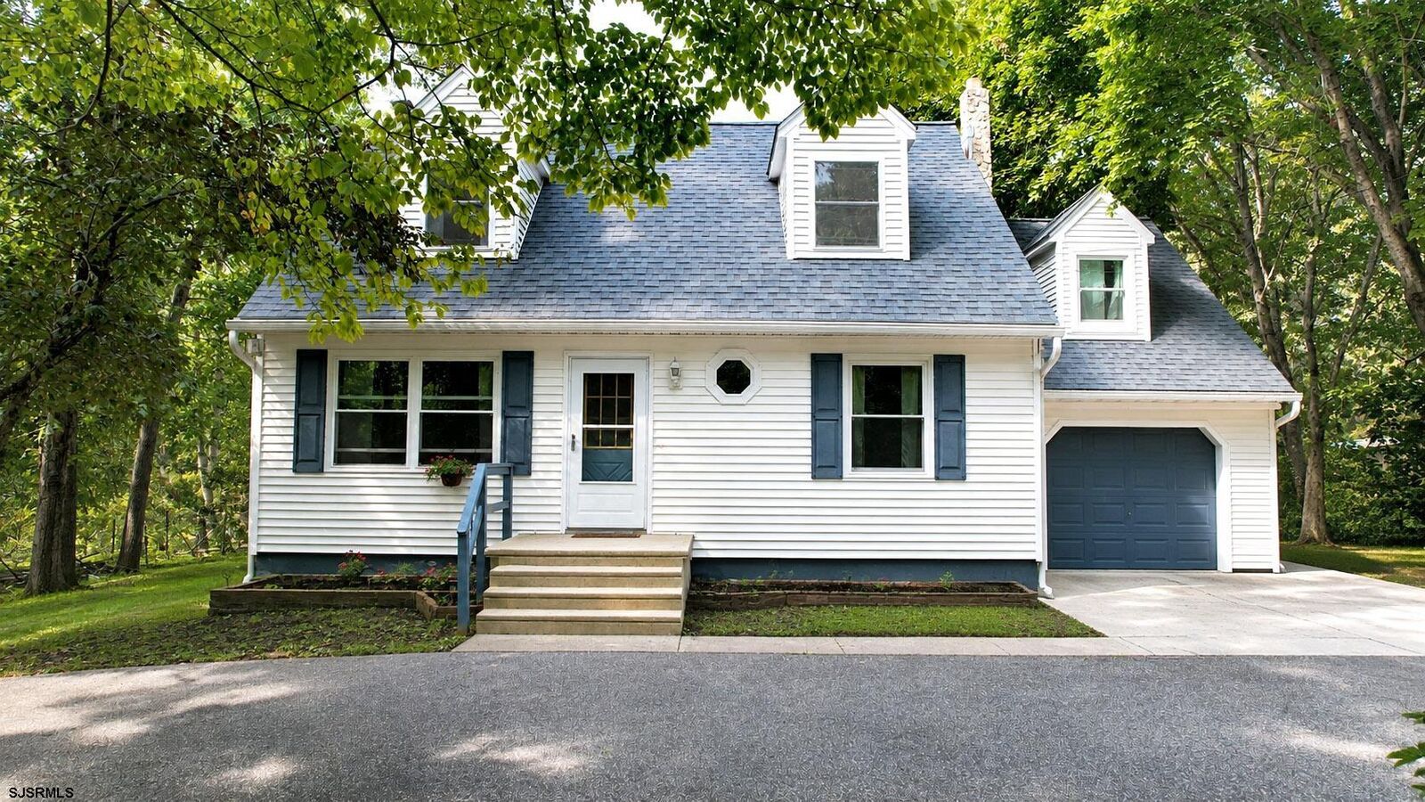 Property Photo:  131 Asbury Road  NJ 08234-7104 
