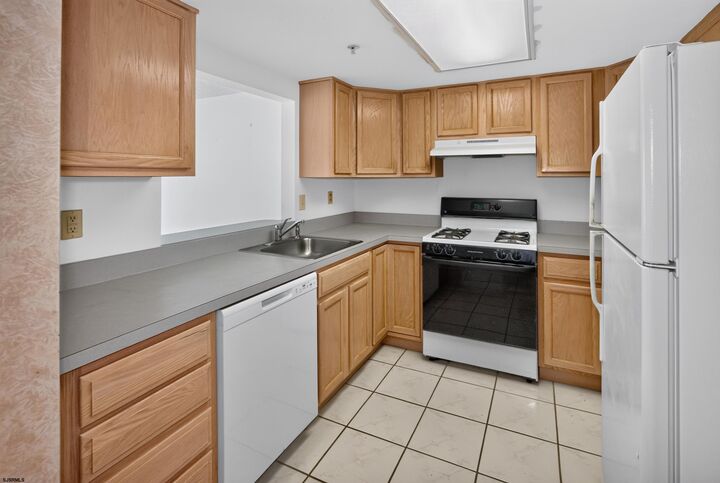 Property Photo: 4301 Dolphin Ave 4301 NJ 08225