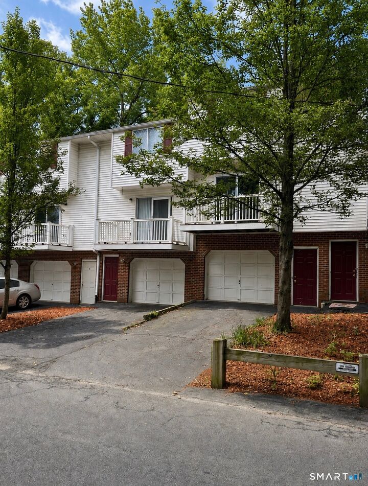 Property Photo:  152 Lincoln Street 19  CT 06710 