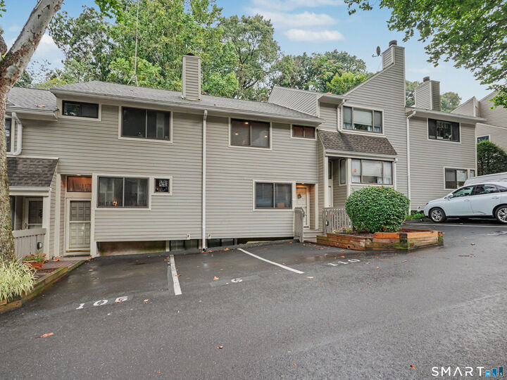Property Photo: 110 Sunrise Hill Road 110 CT 06851