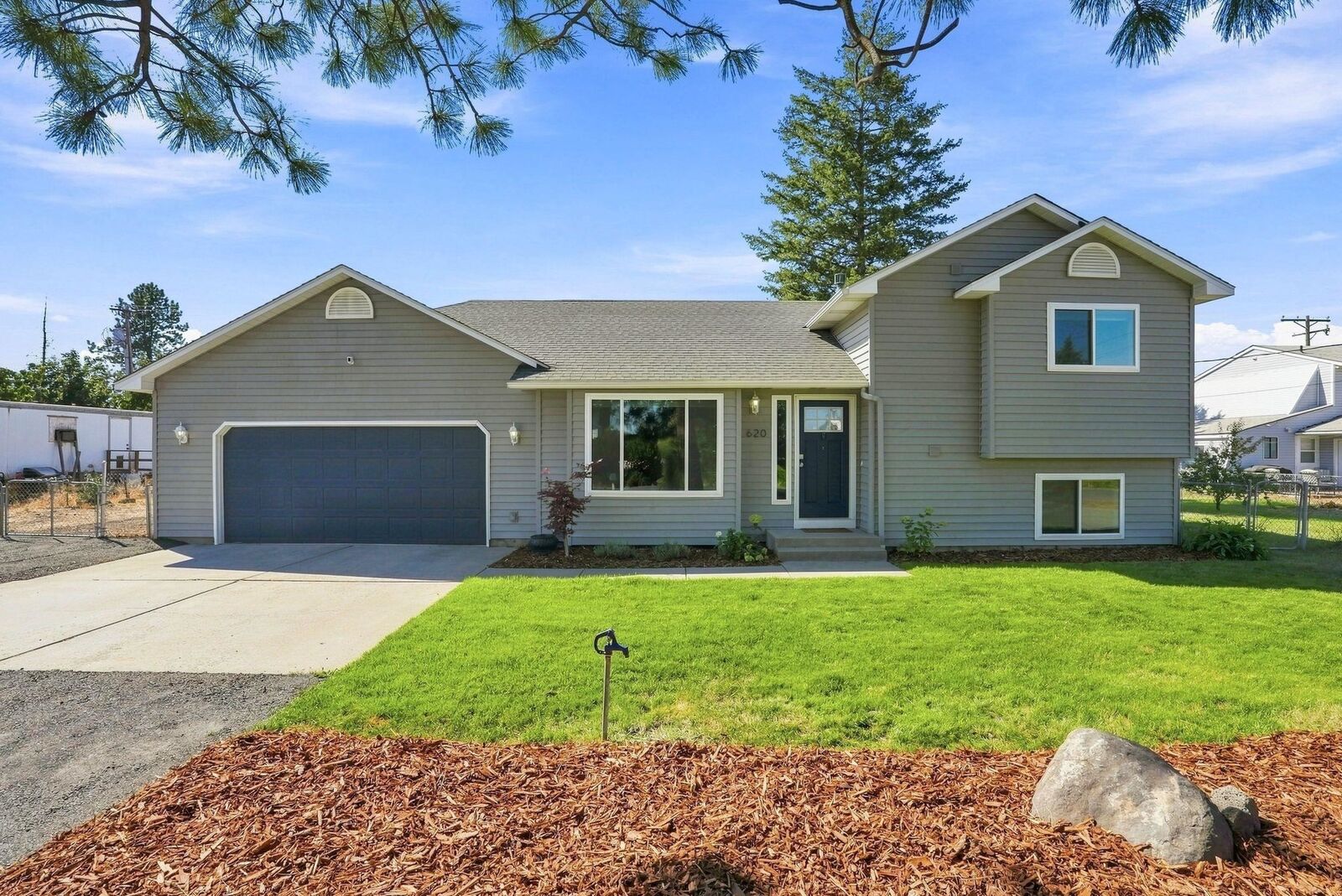 Property Photo: 620 S Easy St WA 99001