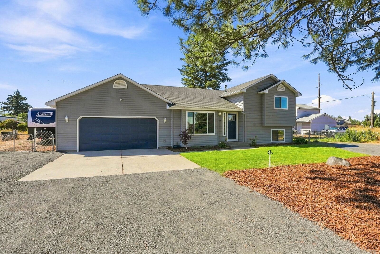 Property Photo:  620 S Easy St  WA 99001 