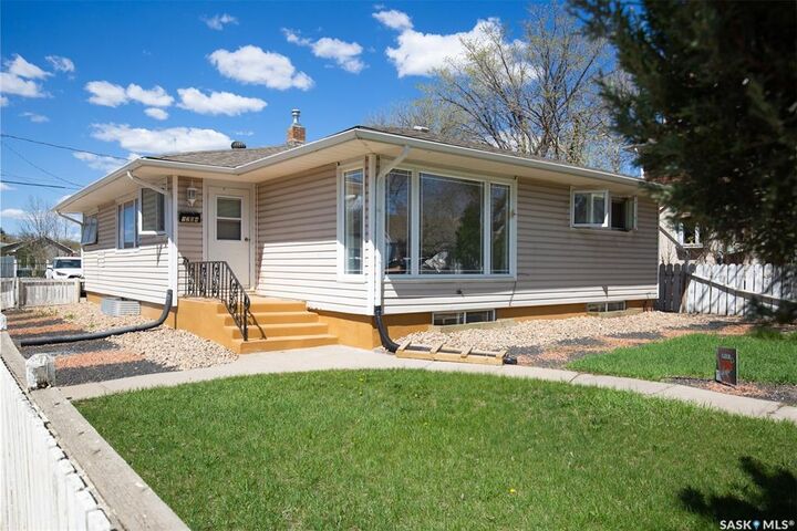 Property Photo:  1204 3rd Avenue NW  SK S6H 3V3 