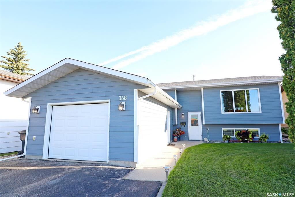 Property Photo:  368 Darlington Street E  SK S3N 3V7 