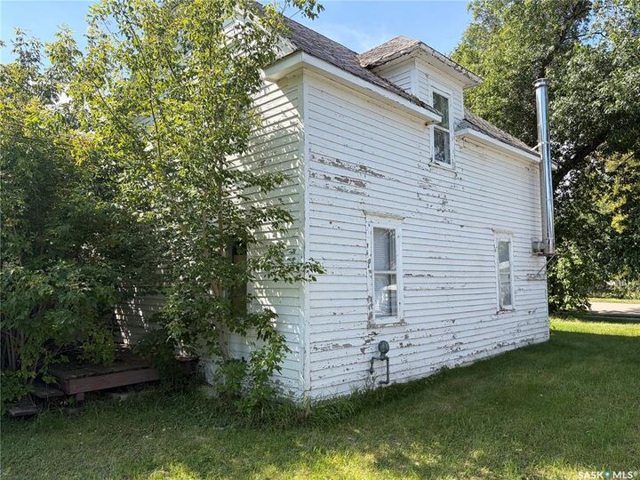 Property Photo:  506 4th Avenue N  SK S0K 1B0 