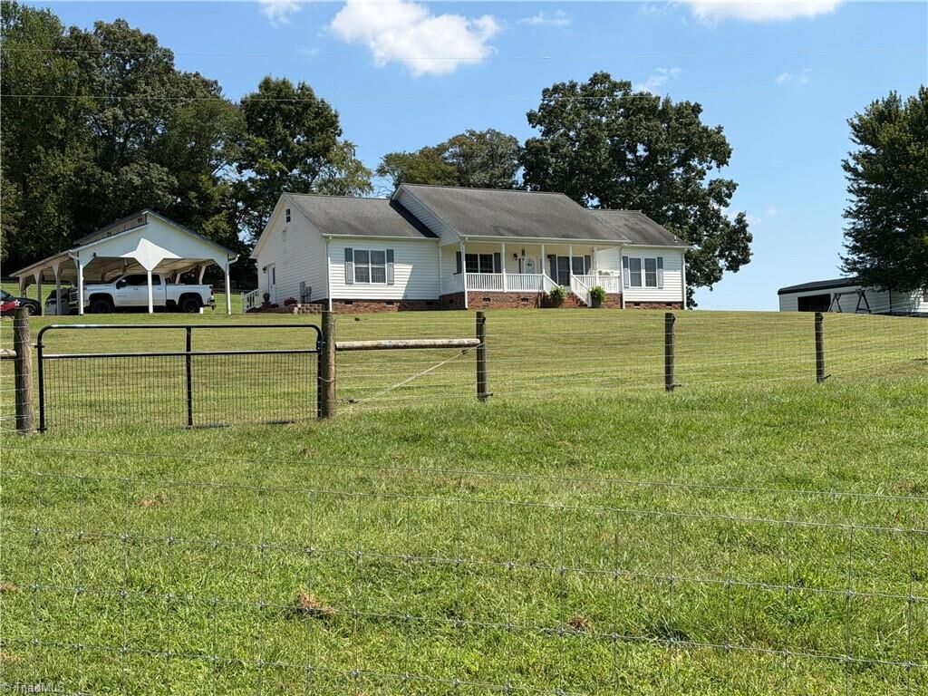 Property Photo:  9853 Statesville Road  NC 28659 
