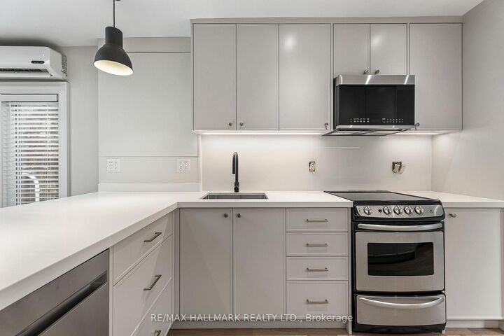Property Photo:  229 Kingston Road Upper  ON M4L 1T5 