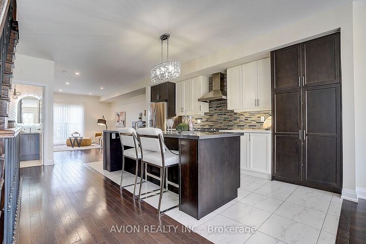 Property Photo:  32 McGurran Lane  ON L4B 0G8 