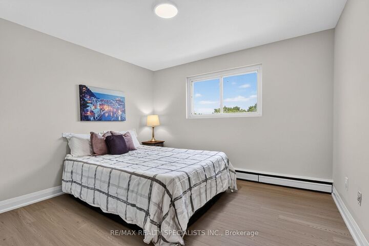 Property Photo:  426 Queenston Street 33  ON L2P 2Y2 