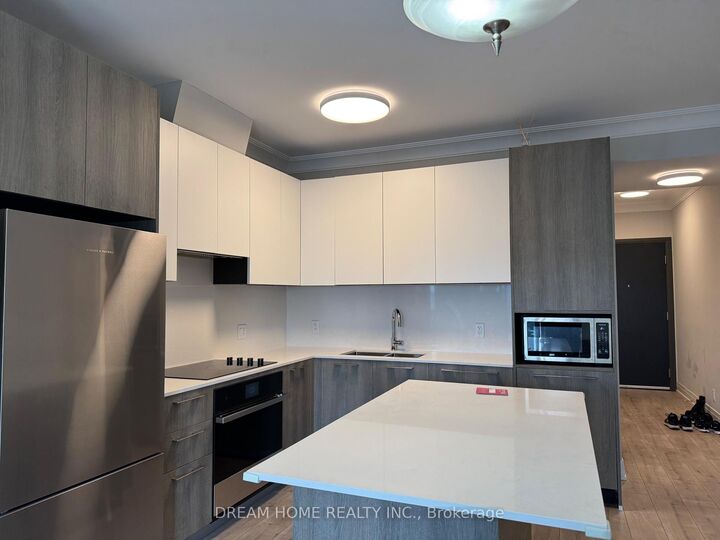 Property Photo:  18 Water Walk Drive 1506  ON L3R 6L5 