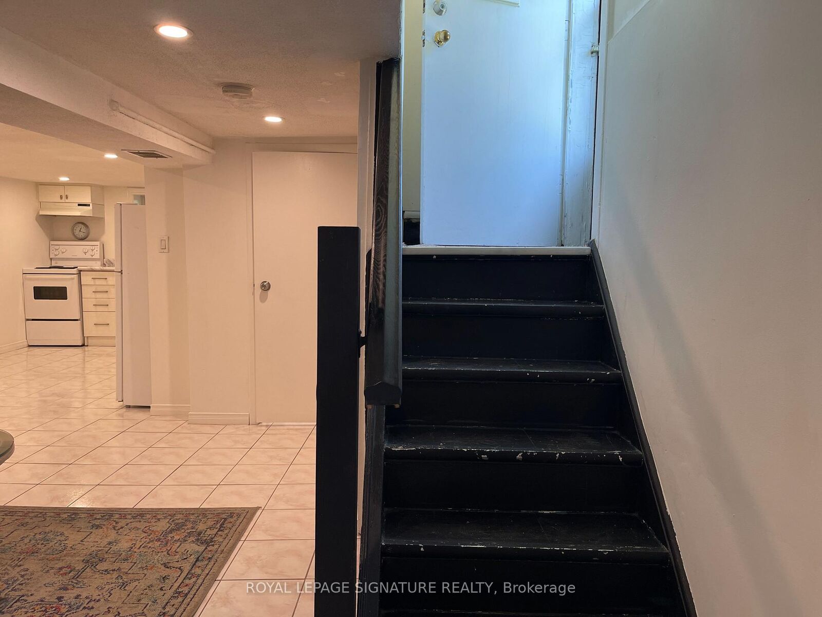 Property Photo:  24 Weymouth Avenue Bsmt  ON M4C 1R7 