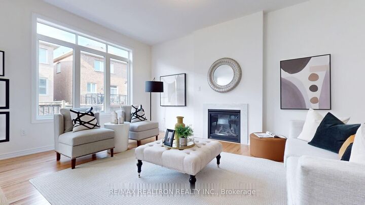 Property Photo:  164 Wesmina Avenue  ON L4A 0R7 