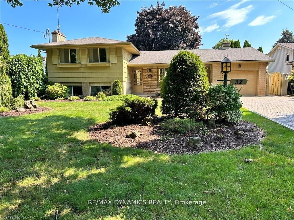 Property Photo:  32 Mississauga Road Lower  ON L2N 2K4 