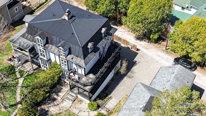 Property Photo:  372 King Street W  ON K6V 3S6 