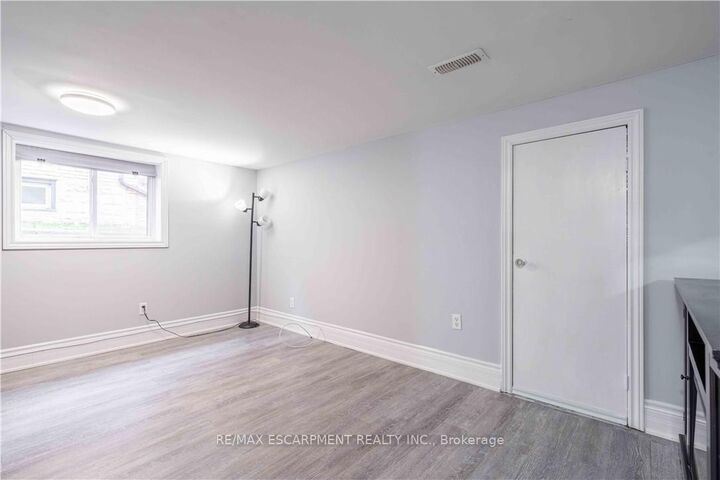 Property Photo:  73 West 3rd Street B  ON L9C 3K2 
