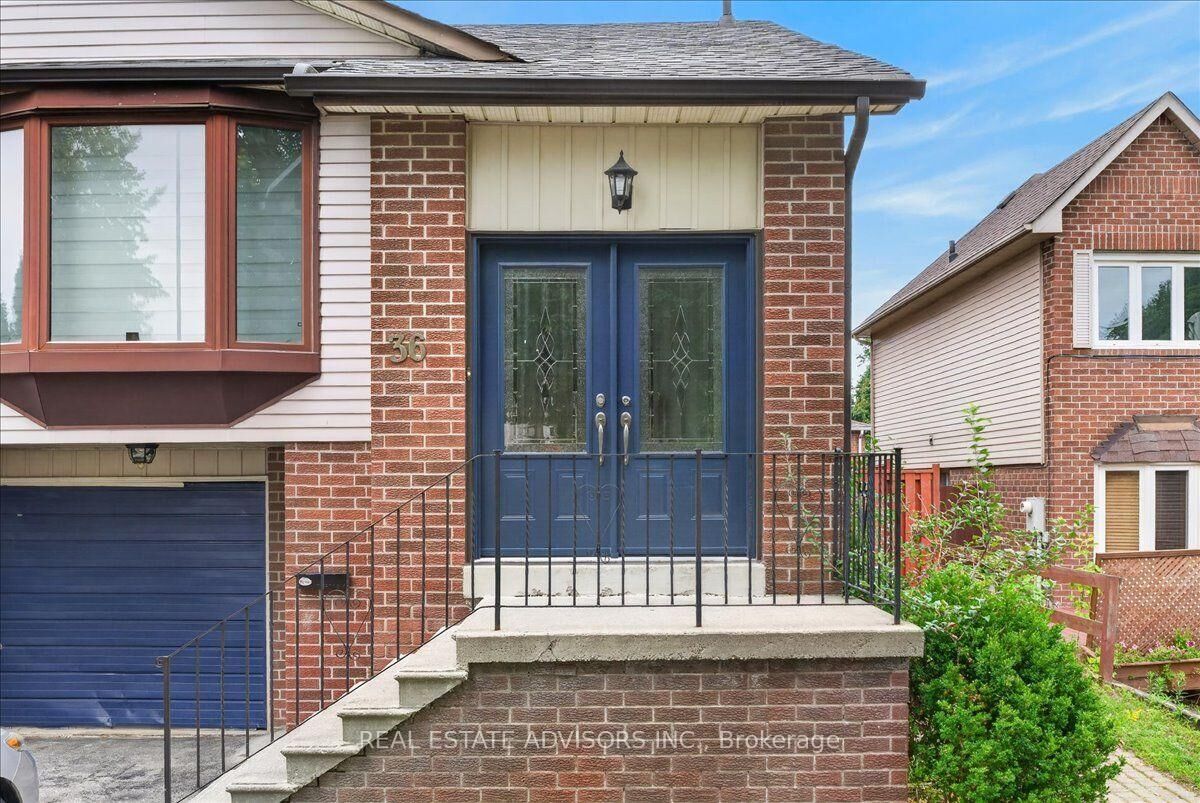 Property Photo:  36 Mount Pleasant Drive  ON L6Z 1K2 