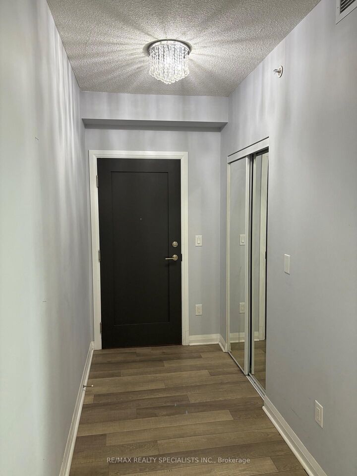 Property Photo:  5033 Four Springs Avenue 520  ON L5R 0G6 