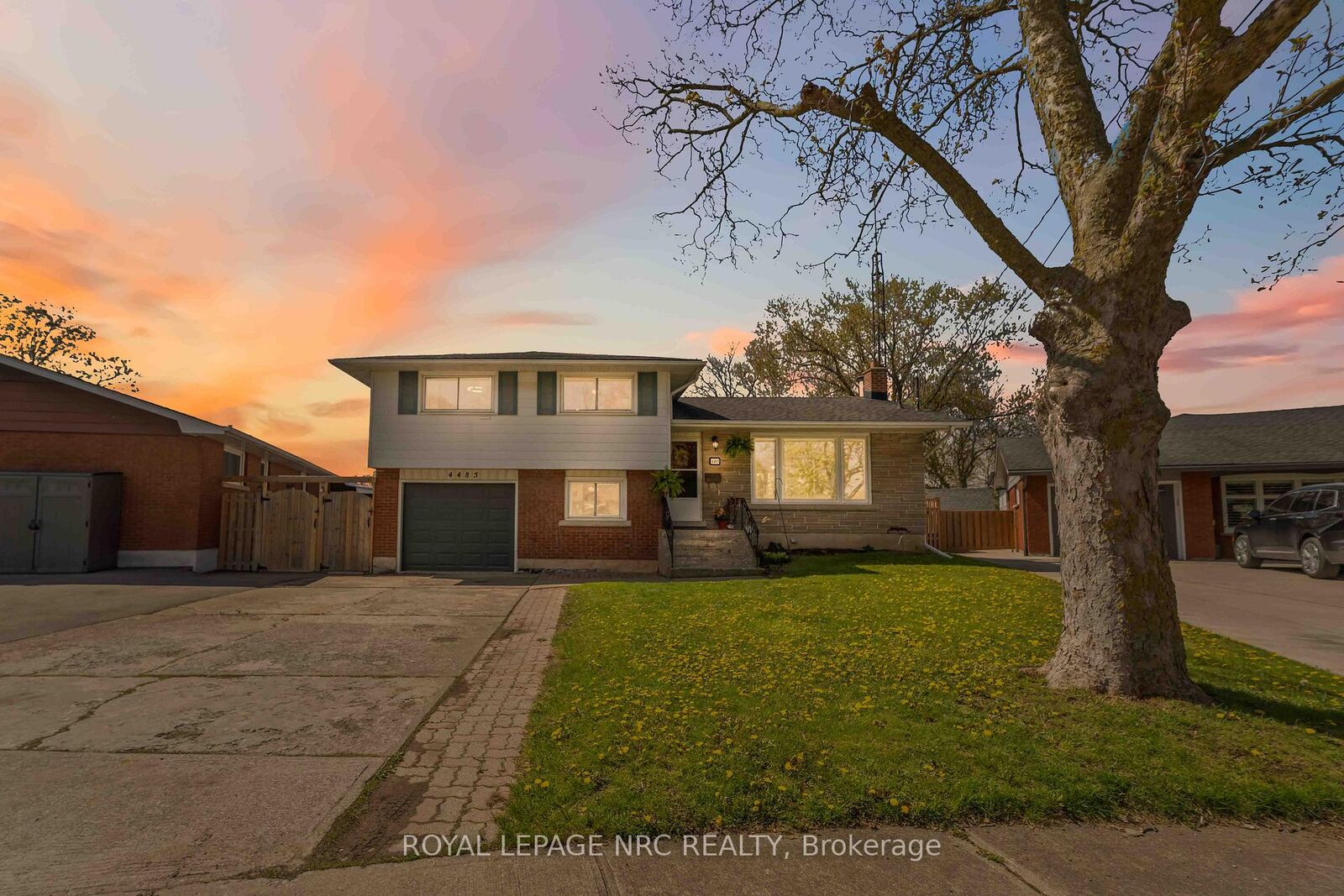 Property Photo:  4485 Queensway Crescent  ON L2E 5R5 