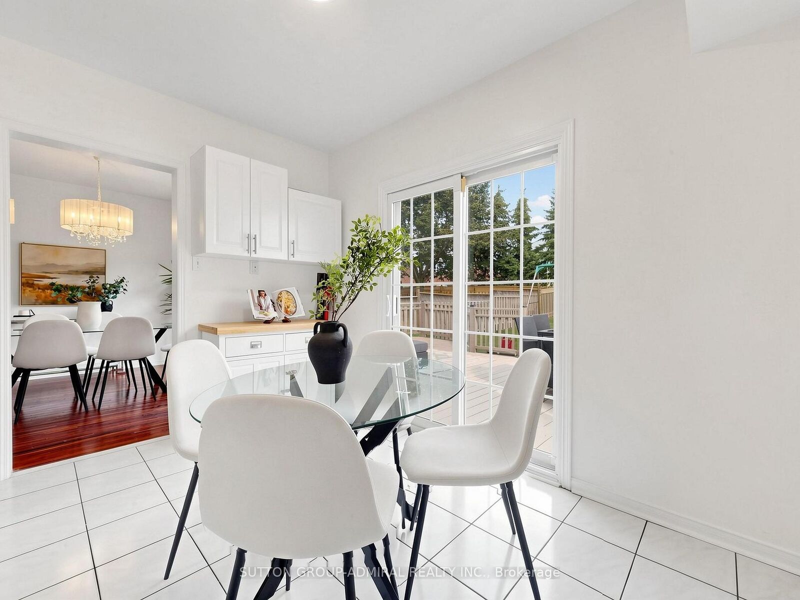Property Photo:  48 Glenbury Drive  ON L4J 7X5 