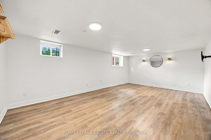 Property Photo:  17 Arden Crescent Lower  ON M1L 3R6 