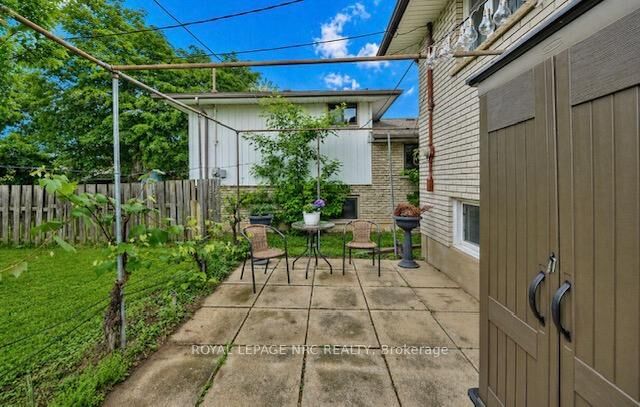 Property Photo:  23 Northgate Drive  ON L3C 5Y2 