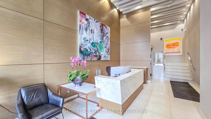 Property Photo:  835 St Clair Avenue W 406  ON M6C 0A8 