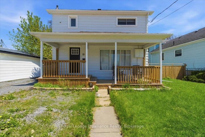 Property Photo:  19 Boswell Street  ON K8P 3K7 