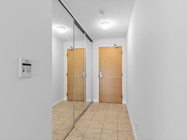 Property Photo:  68 Grangeway Avenue 1512  ON M1H 0A1 