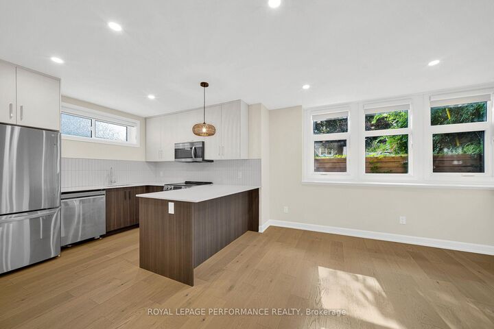 Property Photo:  413 Tweedsmuir Avenue C  ON K1Z 5N6 