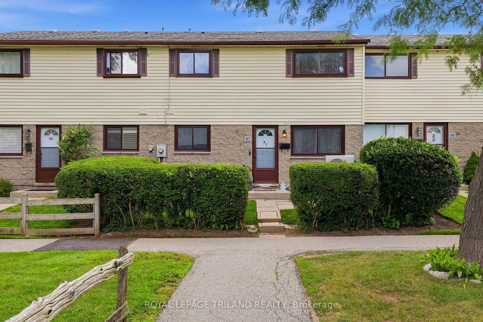 Property Photo:  825 Dundalk Drive 81  ON N6C 3V6 