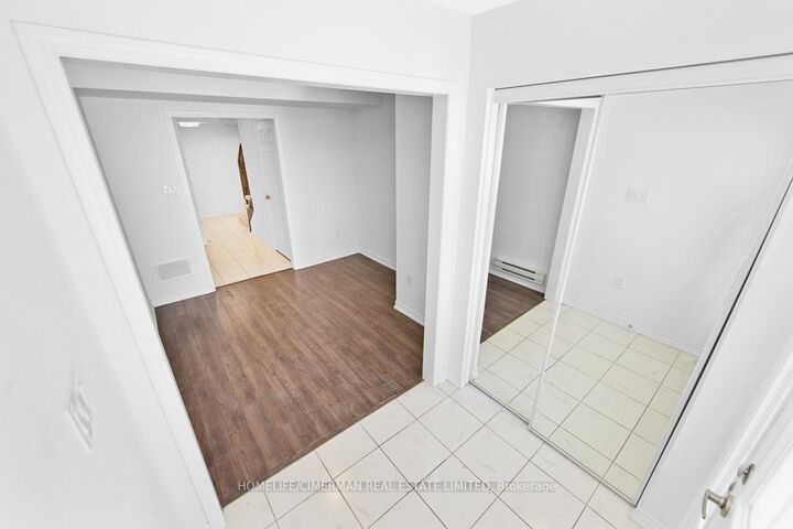 Property Photo:  552 Buckeye Court  ON L9E 1M2 