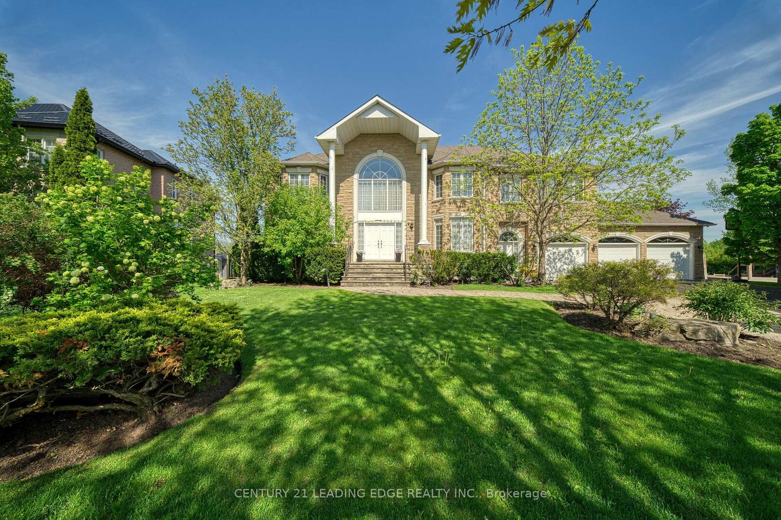 Property Photo: 15 Upper Ridge Court ON L3S 3W6