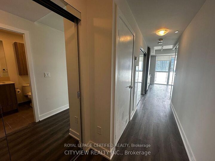 Property Photo: 430 Square One Drive 1904 ON L5B 0L6