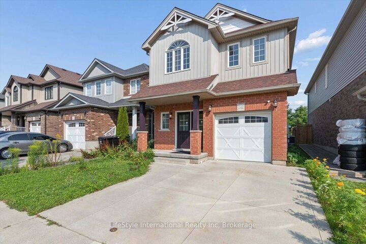 Property Photo:  242 Moorlands Crescent  ON N2P 0C4 