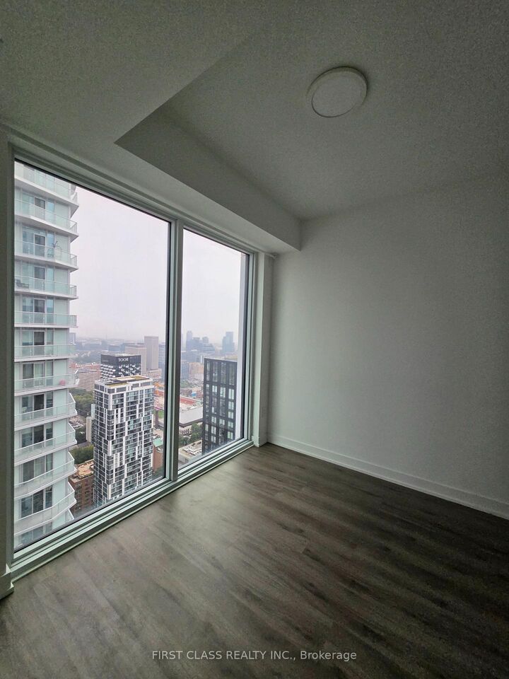 Property Photo:  252 Church Street 5009  ON M5B 0E6 