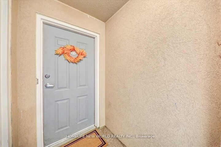 Property Photo:  35 Strangford Lane 204  ON M1L 0E5 